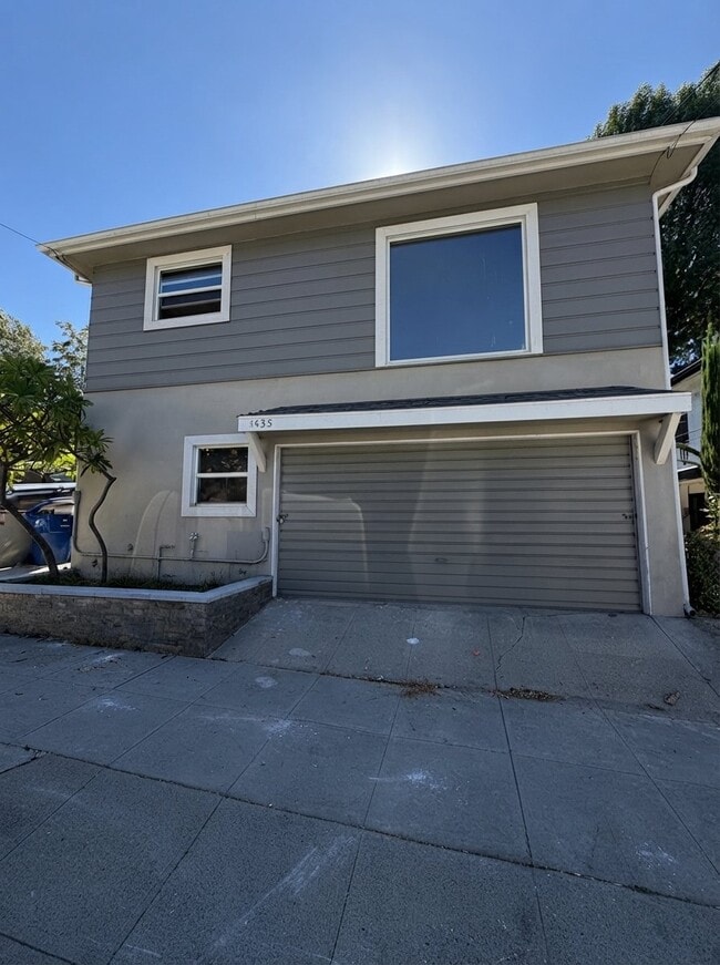Building Photo - 1435 El Paso Dr