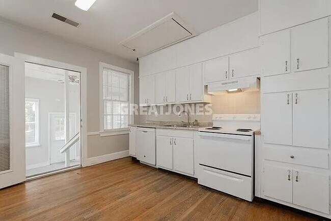 Foto del edificio - 4405 Monticello Rd