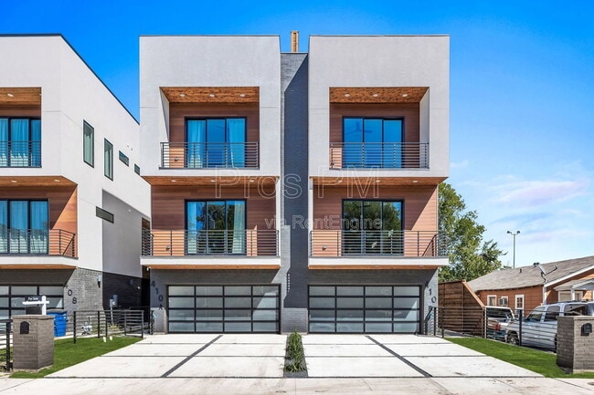 Photo - 410 Avenue L Townhome