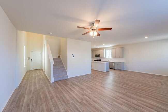 Building Photo - Amazing 3 bed - 2.5 bath home in Manor!