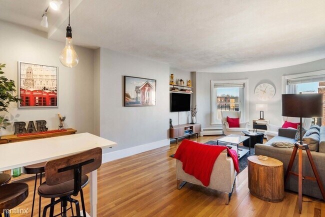 Foto del edificio - 1 br, 1 bath Condo - 922 Beacon St Apt 44