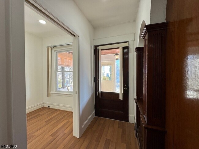 Foto del edificio - 4 Claremont Pl