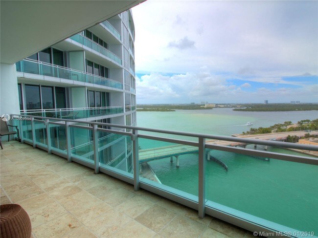 Foto del edificio - 10295 Collins Ave
