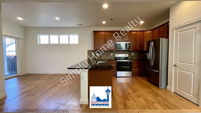 Building Photo - Welcome to Your 4-Bedroom Dream Home!??