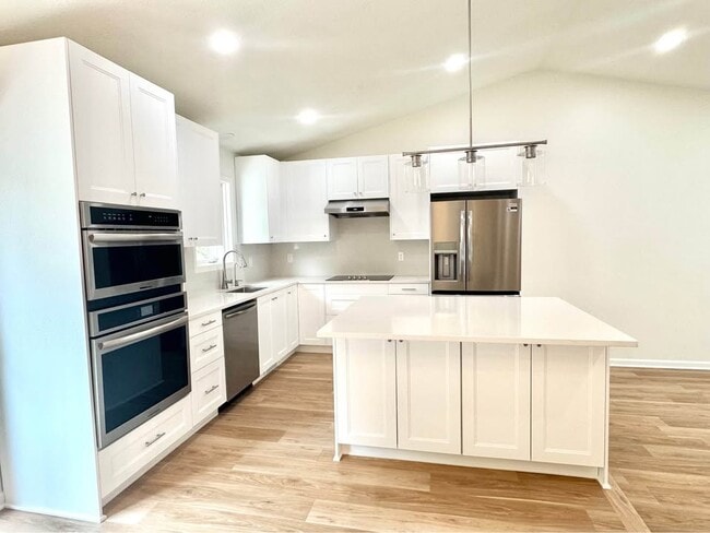 Foto del edificio - 1084 Hummingbird Ln