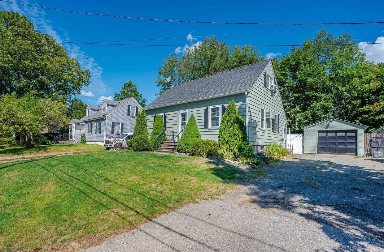 Primary Photo - 16 Parent St