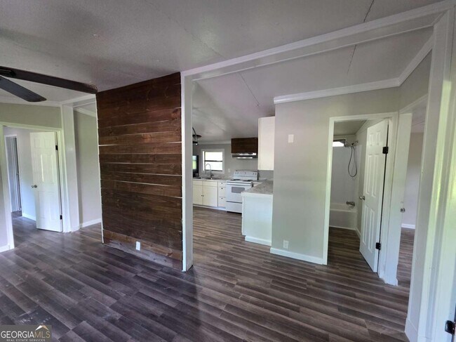 Foto del edificio - 1577 Corinth Poseyville Rd