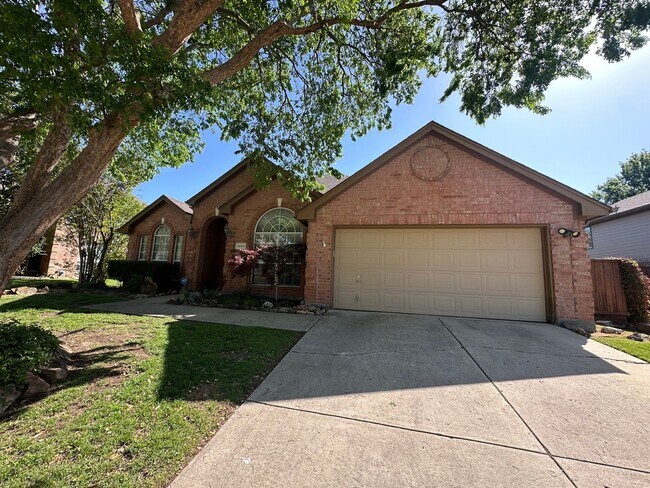 Foto del edificio - 5204 Lakeland Dr