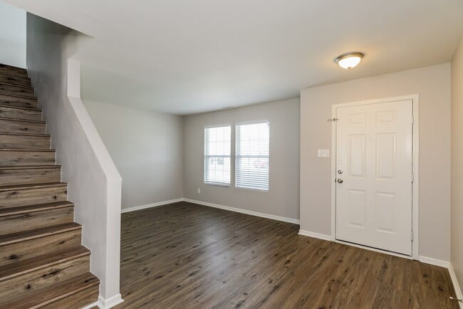 Building Photo - 275 Ranlo Ave