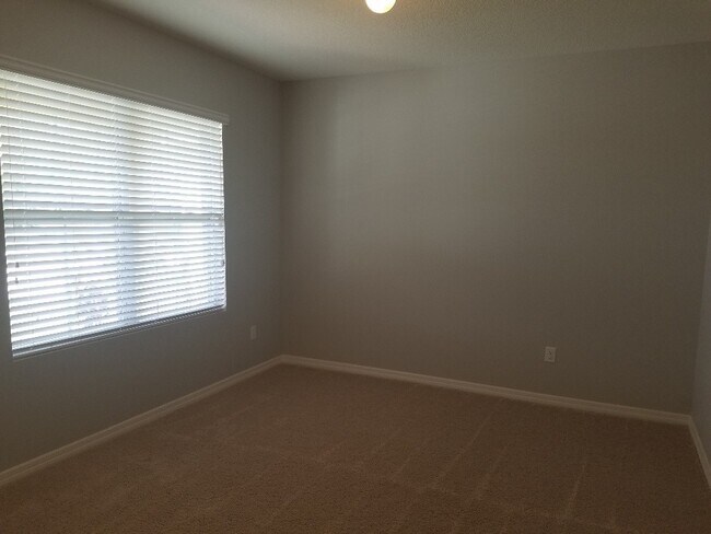 Building Photo - Gorgeous 5-Bedroom, 3-Bathroom  Home in Da...