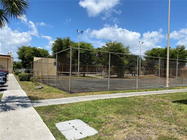 Foto del edificio - 2840 NW 55th Ave