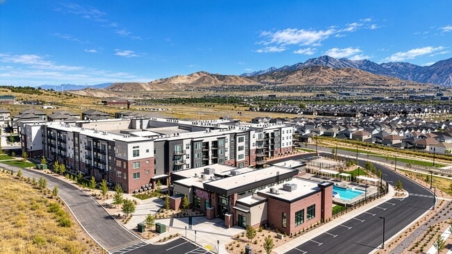 Building Photo - ICO Holbrook