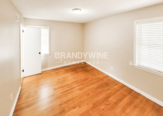 Building Photo - 3319 Shuster Cove
