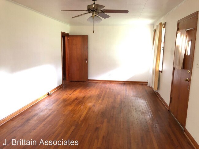 Building Photo - 2 br, 1 bath House - 214 5th Avenue, N
