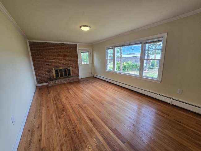 Building Photo - 6012 Mann Ave
