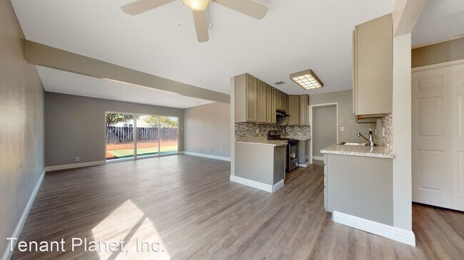 Foto del edificio - 5 br, 3 bath House - 42290 Blacow Rd