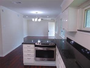 Building Photo - 10232 Pinecrest Dr