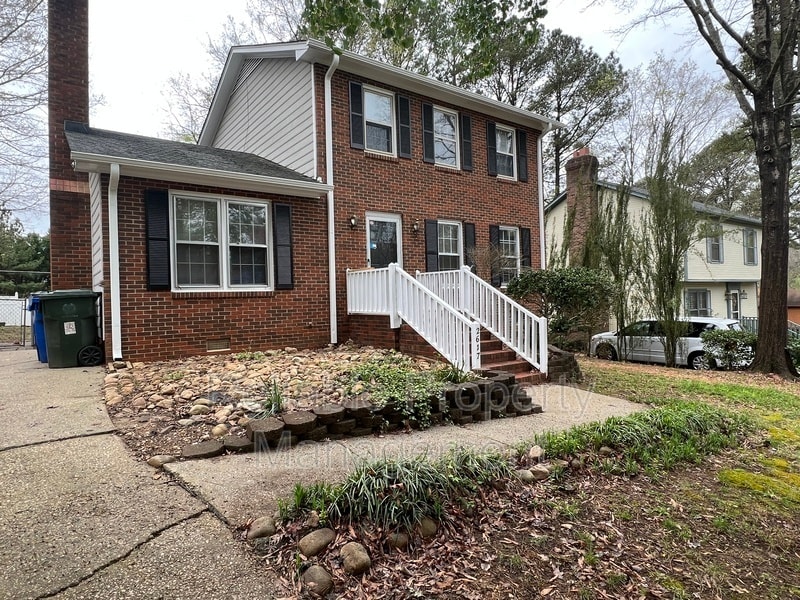 Primary Photo - 2617 Valley Woods Ct