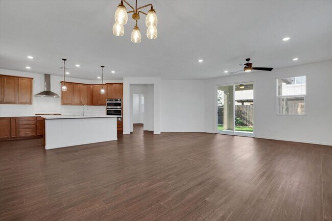 Foto del edificio - Beautiful 4 Bedroom 2 Bath in Patterson, C...