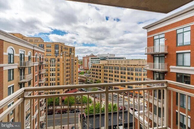 Foto del edificio - 1220 N Fillmore St