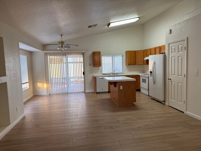 Foto del edificio - 5312 Great Pine Dr