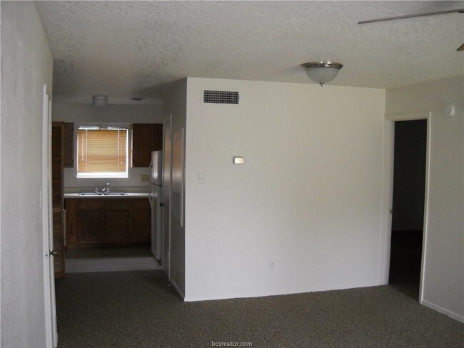 Building Photo - 1200 Spring Loop