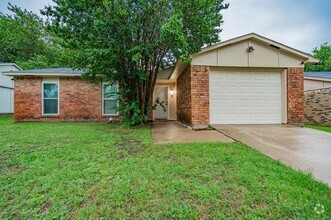 Building Photo - 710 Wandering Way Dr