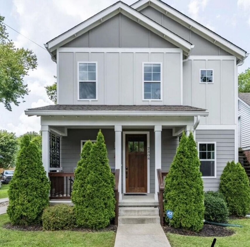 Primary Photo - Beautiful and Spacious 3 Bedroom Home in E...