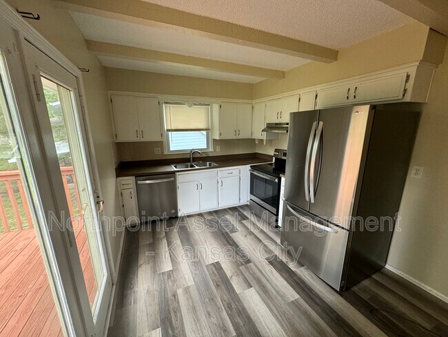 Building Photo - 7907 Sunset Cir