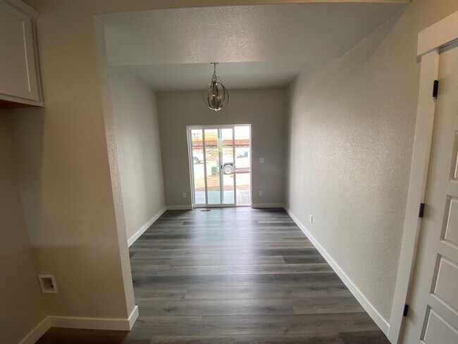 Foto del edificio - Beautiful BRAND NEW townhome in Chimney Park!