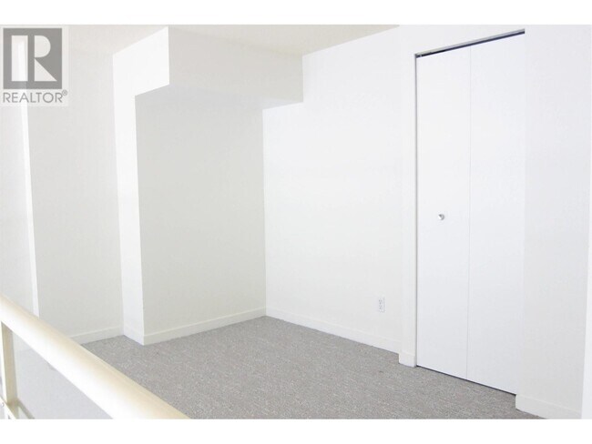 Photo du bâtiment - 933-933 Seymour St