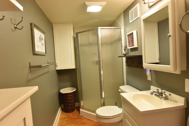 Foto del edificio - 1716 N Terry St