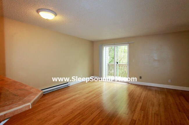 Foto del edificio - Two Bedroom Townhouse with Tranquil Scenery