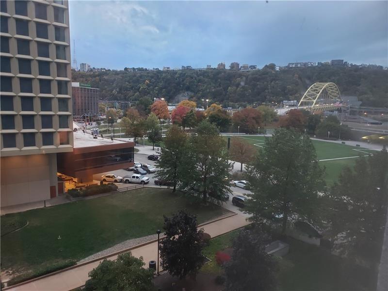 Primary Photo - 320 Fort Duquesne Blvd