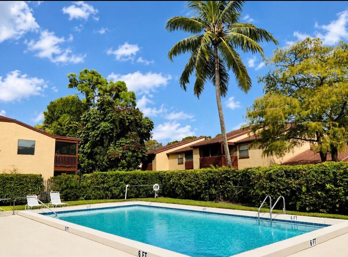 Foto del edificio - 206 Lakeview Dr E