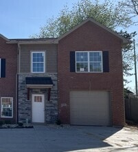 Building Photo - 505 Station Ct