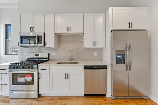 Foto del edificio - 4200 N Sacramento Ave