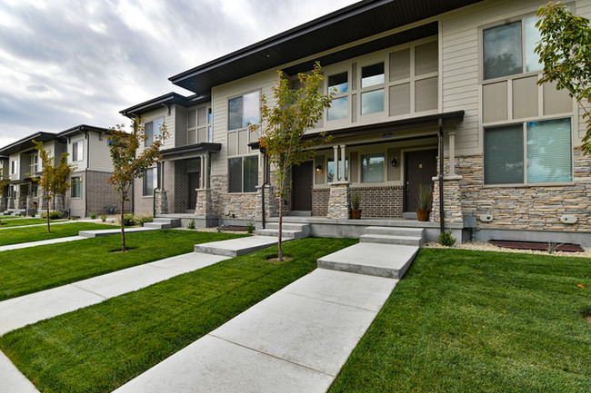 Building Photo - Brand New Townhome in Riverton