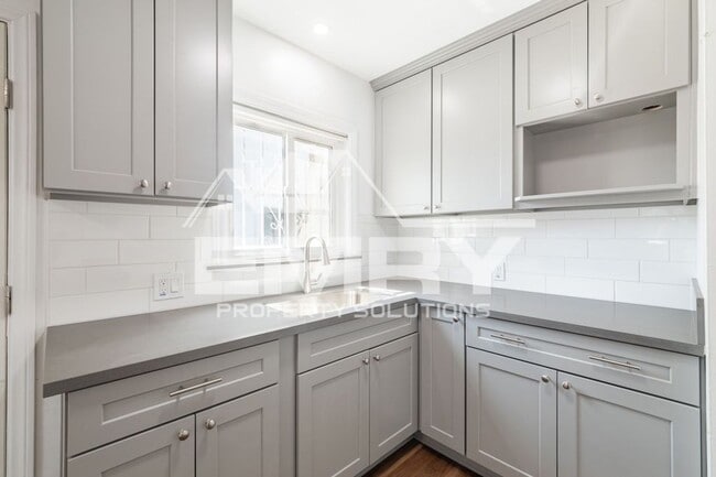 Building Photo - 5228 Repetto Ave