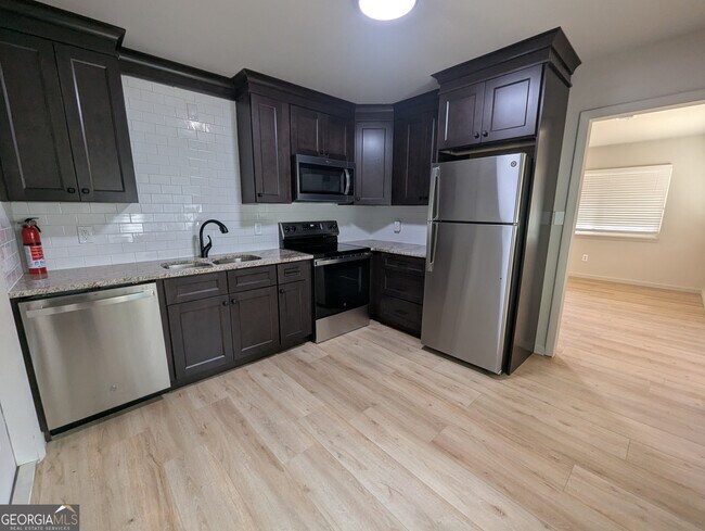 Foto del edificio - 110 Springtree Rd