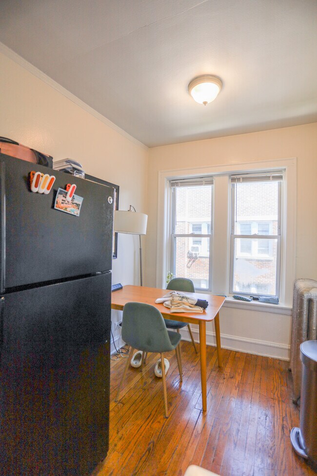 Foto del edificio - 5051 N Glenwood Ave