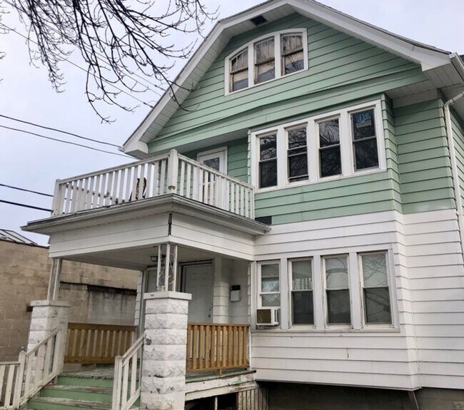 Foto del edificio - 2658-2660 N 48th St. (Duplex)