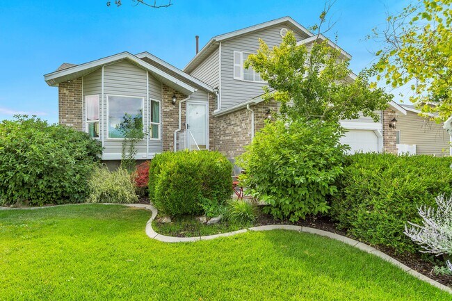 Building Photo - 7063 S Swan Hill Dr