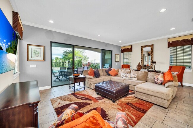 Building Photo - 970 Golden Bear Dr