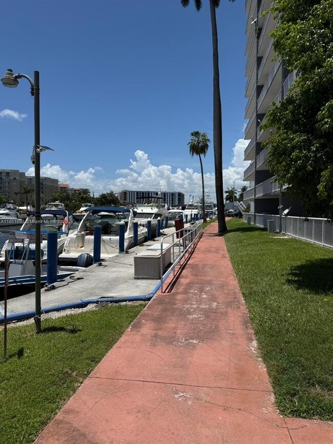Foto del edificio - 1800 NW 24th Ave