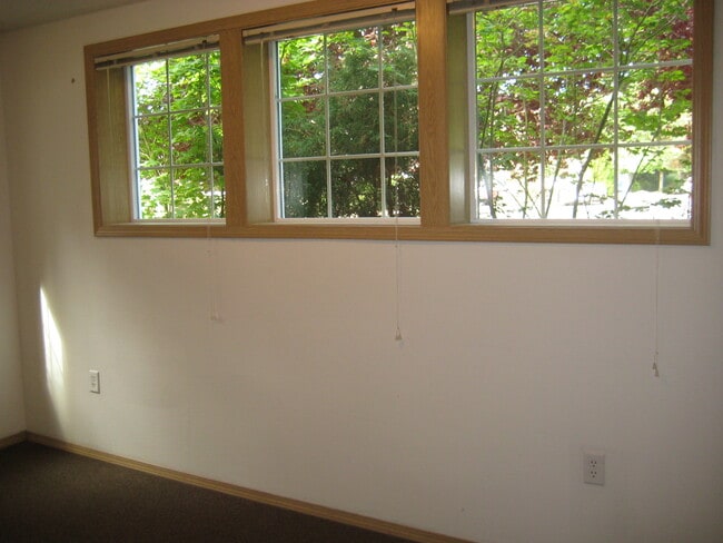 Building Photo - 2091 NW Taylor Ave