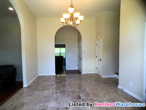 Building Photo - 710 W Nocturne Dr
