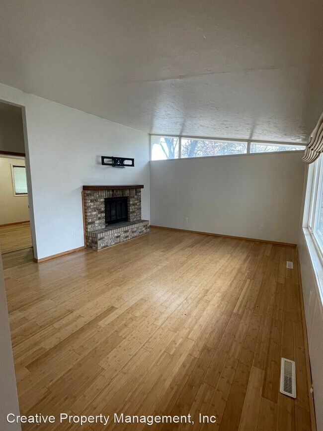 Building Photo - 4 br, 1 bath House - 2600 1st Ave SW