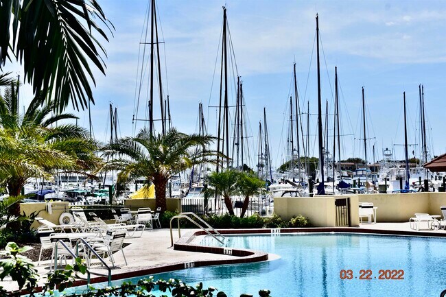 Foto del edificio - 3326 Harbor Dr