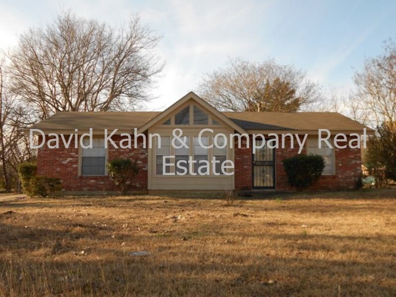 Primary Photo - 3300 E Brookwood